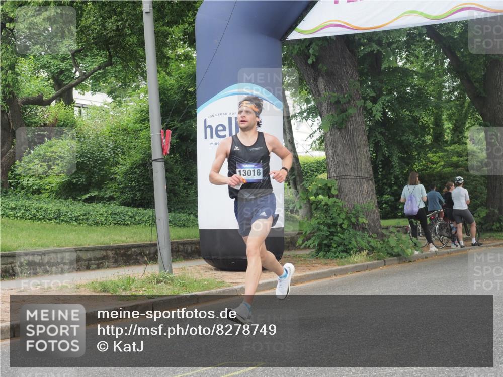 29.06.2025 - hella hamburg halbmarathon KatJ http://msf.ph/oto/8278749 29.06.2025 10:10:08 Zwischen KM18-KM19  meine-sportfotos.de