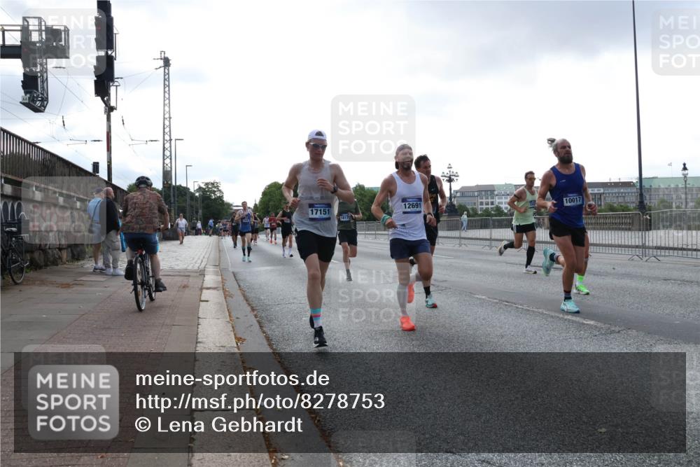 29.06.2025 - hella hamburg halbmarathon Lena Gebhardt http://msf.ph/oto/8278753 29.06.2025 09:45:29 Lombardsbrücke 17151, 12691, 1817, 10017, 57, 1707, 1758, 1990, 2689, 2746, 3043, 4050, 4129, 4679, 4698, 4749, 5070, 5328, 5746, 5826, 6358, 6781, 7272, 7389, 7481, 7651, 7723, 8190, 8209, 8883, 9137, 9381, 9571, 9634, 10017, 10171, 10486, 10876, 11120, 11169, 11413, 11857, 12049, 12234, 12308, 12595, 12691, 12900, 12988, 13066, 13618, 14028, 14140, 14289, 15672, 15883, 16157, 16713, 16818, 17428 meine-sportfotos.de