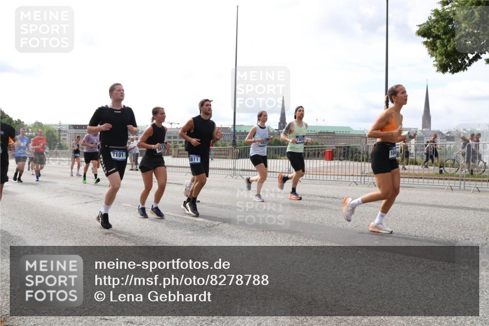29.06.2025 - hella hamburg halbmarathon Lena Gebhardt http://msf.ph/oto/8278788 29.06.2025 10:20:25 Lombardsbrücke 5831, 7101, 5812, 5937, 13013, 5811, 104, 1011, 1046, 1069, 1110, 1115, 1471, 1474, 2053, 2064, 2478, 2834, 3278, 3434, 3733, 3781, 3842, 4154, 4166, 4288, 4422, 4539, 4585, 4614, 4737, 4739, 4754, 4869, 5181, 5397, 5556, 5625, 5659, 5811, 5812, 5831, 5937, 6951, 7018, 7101, 7131, 7519, 7739, 7744, 7808, 8025, 8387, 8462, 8588, 8738, 9136, 9196, 9722, 9735, 9873, 10041, 10414, 10550, 10595, 10613, 10622, 10647, 10701, 10754, 11028, 11100, 11603, 11835, 11995 meine-sportfotos.de