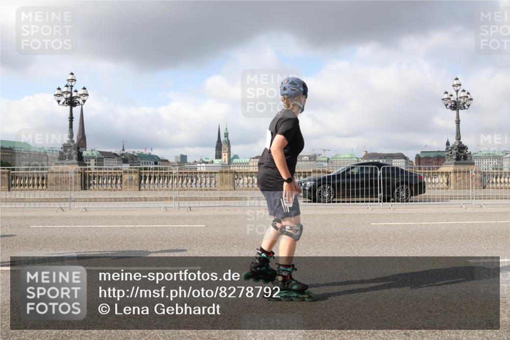 29.06.2025 - hella hamburg halbmarathon Lena Gebhardt http://msf.ph/oto/8278792 29.06.2025 09:05:02 Lombardsbrücke  meine-sportfotos.de
