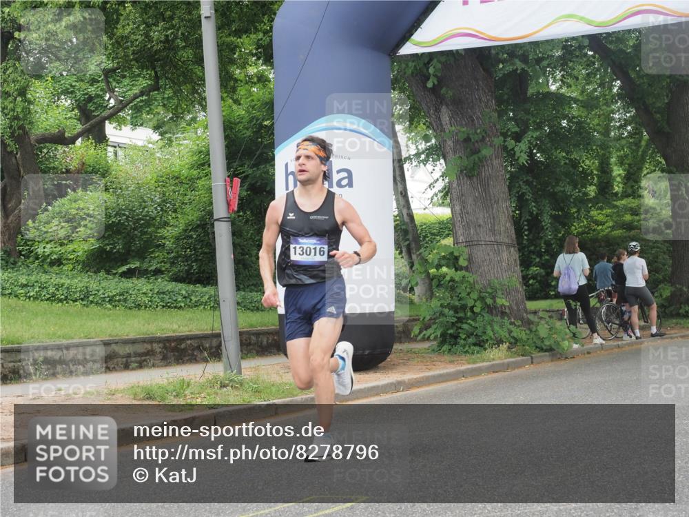 29.06.2025 - hella hamburg halbmarathon KatJ http://msf.ph/oto/8278796 29.06.2025 10:10:08 Zwischen KM18-KM19  meine-sportfotos.de