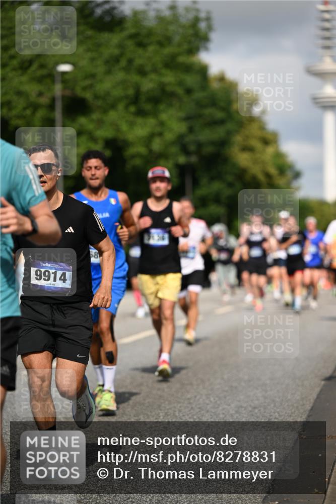 29.06.2025 - hella hamburg halbmarathon Dr. Thomas Lammeyer http://msf.ph/oto/8278831 29.06.2025 09:53:09 Kennedybrücke 1343, 1445, 1603, 1800, 2573, 2745, 2750, 2949, 2980, 3116, 3136, 3282, 4148, 4766, 5248, 5648, 5889, 6123, 6149, 7035, 7229, 8358, 8370, 8465, 9264, 9265, 9296, 9914, 10930 meine-sportfotos.de