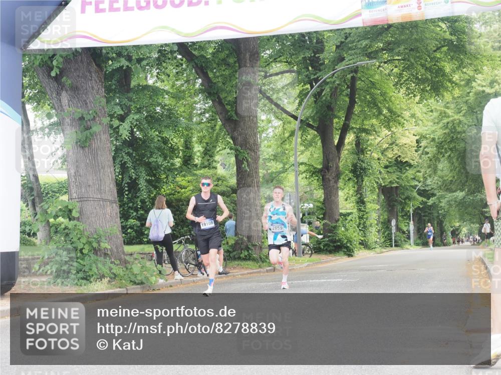 29.06.2025 - hella hamburg halbmarathon KatJ http://msf.ph/oto/8278839 29.06.2025 10:10:09 Zwischen KM18-KM19  meine-sportfotos.de