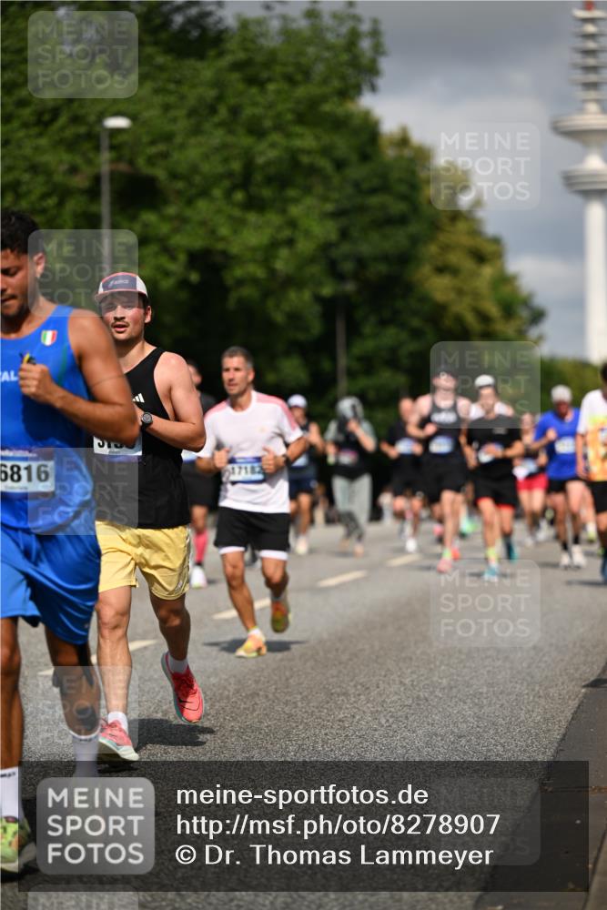 29.06.2025 - hella hamburg halbmarathon Dr. Thomas Lammeyer http://msf.ph/oto/8278907 29.06.2025 09:53:10 Kennedybrücke 1343, 1445, 1603, 1800, 1975, 2324, 2573, 2750, 2949, 2980, 3116, 3136, 3282, 4148, 4303, 4425, 4766, 5248, 5648, 5889, 6123, 6149, 7035, 7229, 8358, 8370, 8465, 9264, 9265, 9296, 9914, 10930 meine-sportfotos.de