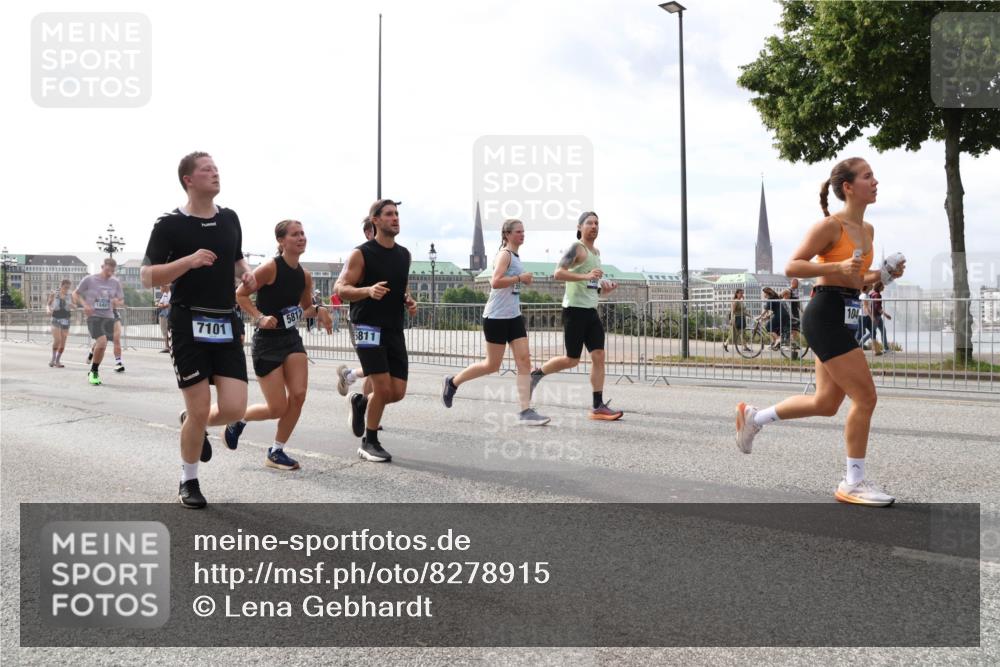 29.06.2025 - hella hamburg halbmarathon Lena Gebhardt http://msf.ph/oto/8278915 29.06.2025 10:20:25 Lombardsbrücke 7101, 5812, 5811, 104, 1011, 1046, 1069, 1110, 1115, 1471, 1474, 2053, 2064, 2478, 2834, 3278, 3434, 3733, 3781, 3842, 4154, 4166, 4288, 4422, 4539, 4585, 4614, 4737, 4739, 4754, 4869, 5181, 5397, 5556, 5625, 5659, 5811, 5812, 5831, 5937, 6951, 7018, 7101, 7131, 7519, 7739, 7744, 7808, 8025, 8387, 8462, 8588, 8738, 9136, 9196, 9722, 9735, 9873, 10041, 10414, 10550, 10595, 10613, 10622, 10647, 10701, 10754, 11028, 11100, 11603, 11835, 11995 meine-sportfotos.de