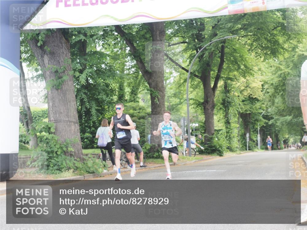 29.06.2025 - hella hamburg halbmarathon KatJ http://msf.ph/oto/8278929 29.06.2025 10:10:10 Zwischen KM18-KM19  meine-sportfotos.de