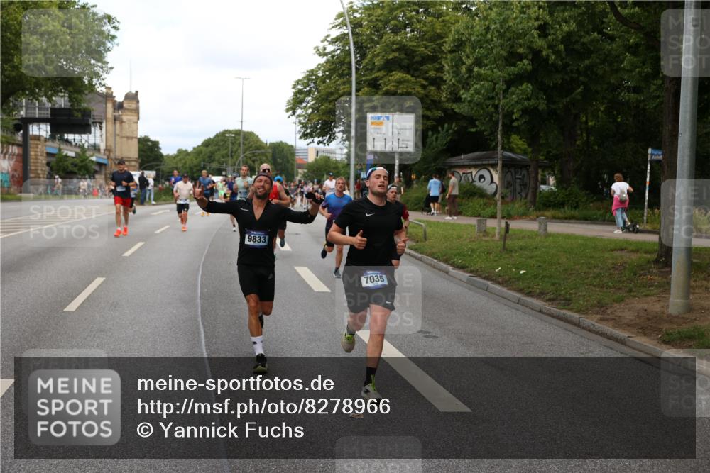 29.06.2025 - hella hamburg halbmarathon Yannick Fuchs http://msf.ph/oto/8278966 29.06.2025 10:37:20 20KM 1353, 1675, 1735, 2653, 4229, 4235, 5011, 5124, 5477, 7035, 7448, 7734, 9364, 9371, 9534, 9833, 10469, 11177, 11907, 12839, 13746, 14226, 14447, 14560, 14813, 15255, 15297, 15301, 15328, 15535, 15851, 16295, 16333, 16677, 17177, 17733, 17911, 18004, 18275, 18304, 18632, 18659, 18680, 18987 meine-sportfotos.de