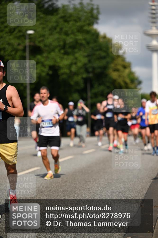 29.06.2025 - hella hamburg halbmarathon Dr. Thomas Lammeyer http://msf.ph/oto/8278976 29.06.2025 09:53:10 Kennedybrücke 1343, 1445, 1603, 1800, 1975, 2324, 2573, 2750, 2949, 2980, 3116, 3136, 3282, 4148, 4303, 4425, 4766, 5248, 5648, 5889, 6123, 6149, 7035, 7229, 8358, 8370, 8465, 9264, 9265, 9296, 9914, 10930 meine-sportfotos.de