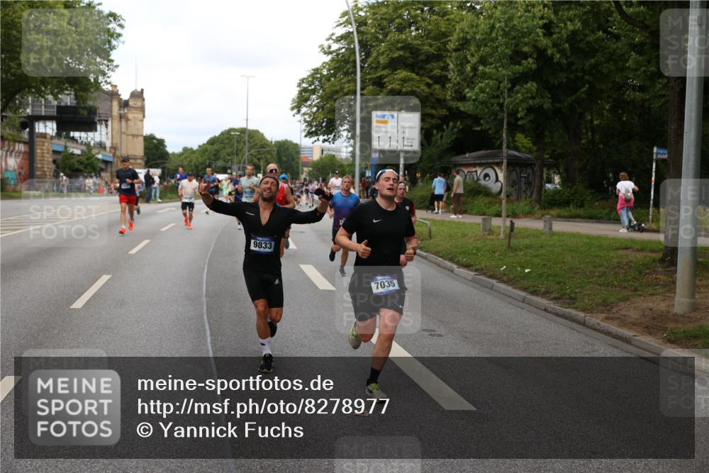 29.06.2025 - hella hamburg halbmarathon Yannick Fuchs http://msf.ph/oto/8278977 29.06.2025 10:37:20 20KM 1353, 1675, 1735, 2653, 4229, 4235, 5011, 5124, 5477, 7035, 7448, 7734, 9364, 9371, 9534, 9833, 10469, 11177, 11907, 12839, 13746, 14226, 14447, 14560, 14813, 15255, 15297, 15301, 15328, 15535, 15851, 16295, 16333, 16677, 17177, 17733, 17911, 18004, 18275, 18304, 18632, 18659, 18680, 18987 meine-sportfotos.de