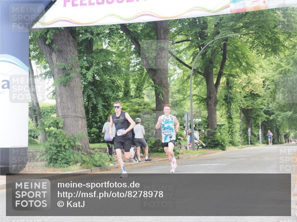 29.06.2025 - hella hamburg halbmarathon KatJ http://msf.ph/oto/8278978 29.06.2025 10:10:10 Zwischen KM18-KM19  meine-sportfotos.de