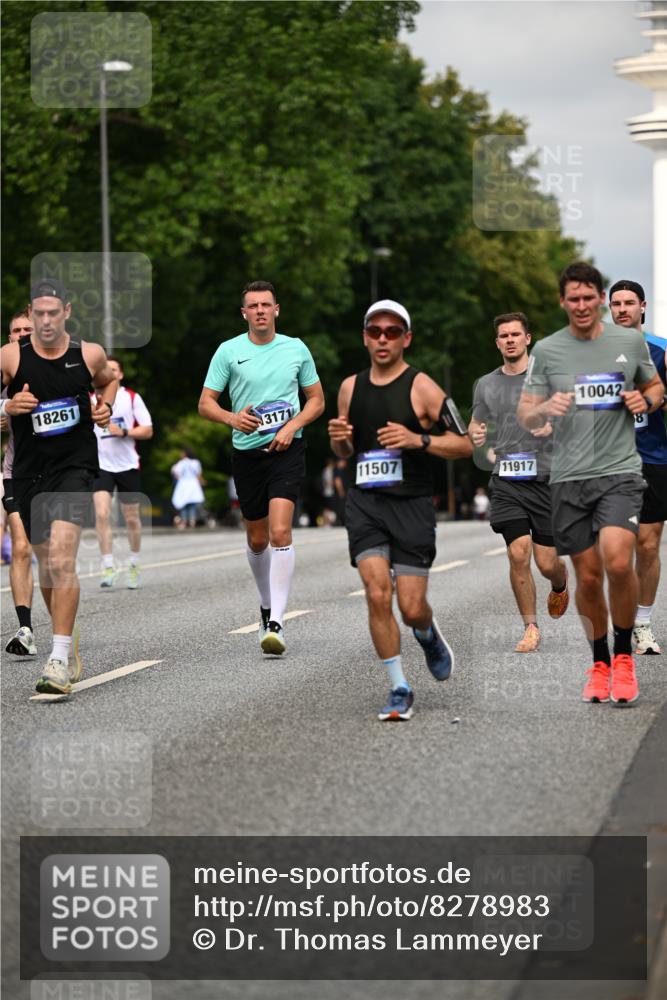 29.06.2025 - hella hamburg halbmarathon Dr. Thomas Lammeyer http://msf.ph/oto/8278983 29.06.2025 10:15:43 Kennedybrücke 1062, 1166, 1790, 2661, 3837, 4227, 5254, 7370, 7474, 7571, 8368, 9254, 10042, 10428 meine-sportfotos.de