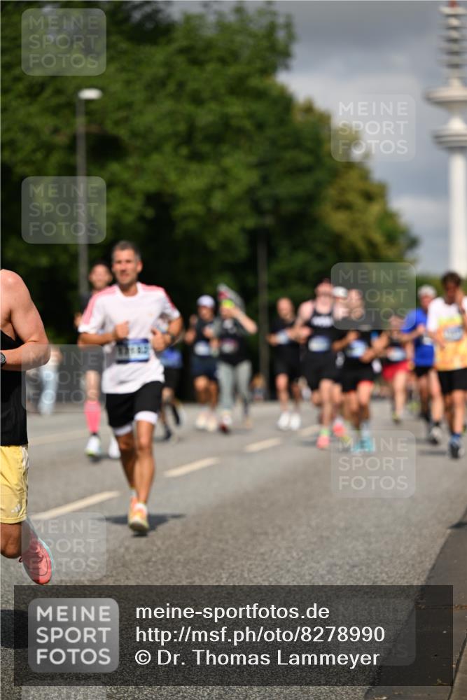 29.06.2025 - hella hamburg halbmarathon Dr. Thomas Lammeyer http://msf.ph/oto/8278990 29.06.2025 09:53:11 Kennedybrücke 1343, 1445, 1800, 1975, 2324, 2573, 2750, 2949, 3116, 3136, 3282, 3431, 4148, 4303, 4425, 4766, 5248, 5648, 5889, 6123, 6149, 7035, 7229, 8358, 8370, 8465, 9264, 9265, 9296, 9914, 10930 meine-sportfotos.de