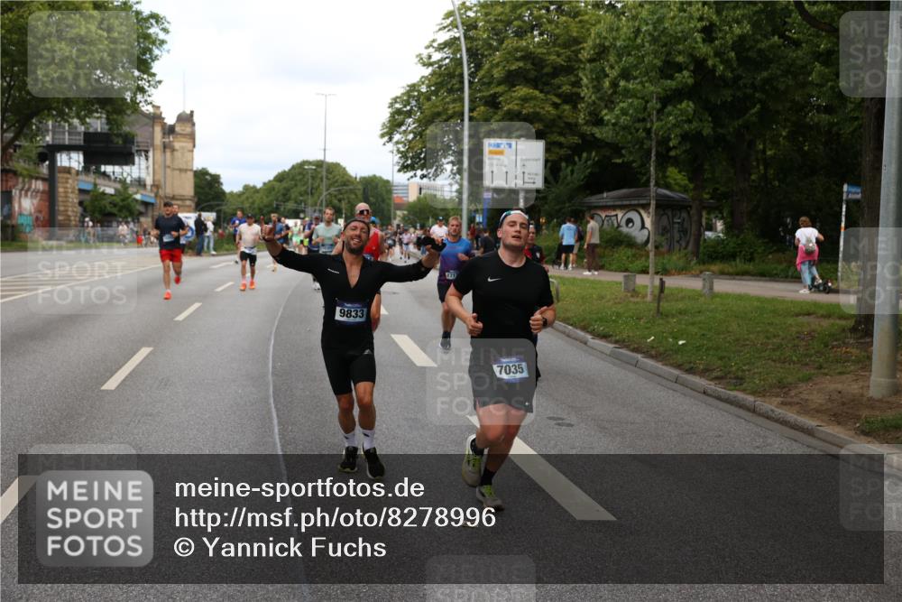 29.06.2025 - hella hamburg halbmarathon Yannick Fuchs http://msf.ph/oto/8278996 29.06.2025 10:37:20 20KM 1353, 1675, 1735, 2653, 4229, 4235, 5011, 5124, 5477, 7035, 7448, 7734, 9364, 9371, 9534, 9833, 10469, 11177, 11907, 12839, 13746, 14226, 14447, 14560, 14813, 15255, 15297, 15301, 15328, 15535, 15851, 16295, 16333, 16677, 17177, 17733, 17911, 18004, 18275, 18304, 18632, 18659, 18680, 18987 meine-sportfotos.de