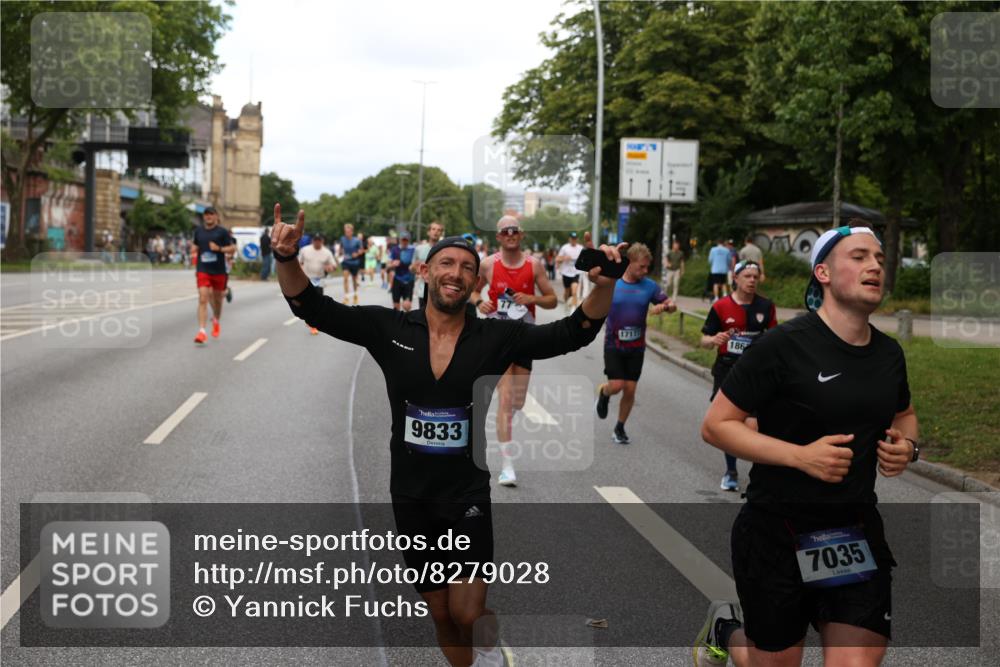 29.06.2025 - hella hamburg halbmarathon Yannick Fuchs http://msf.ph/oto/8279028 29.06.2025 10:37:21 20KM 1353, 1675, 1735, 2653, 4229, 4235, 5011, 5124, 5477, 7035, 7734, 9364, 9371, 9534, 9833, 11177, 11907, 12839, 13746, 14226, 14447, 14560, 14813, 15255, 15297, 15301, 15328, 15535, 15851, 15921, 16333, 16677, 17177, 17733, 17911, 18004, 18275, 18304, 18632, 18659, 18680, 18987 meine-sportfotos.de