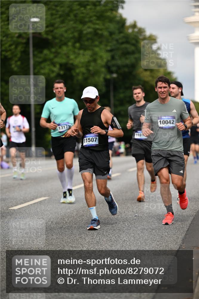 29.06.2025 - hella hamburg halbmarathon Dr. Thomas Lammeyer http://msf.ph/oto/8279072 29.06.2025 10:15:43 Kennedybrücke 1062, 1166, 1790, 2661, 3837, 4227, 5254, 7370, 7474, 7571, 8368, 9254, 10042, 10428 meine-sportfotos.de