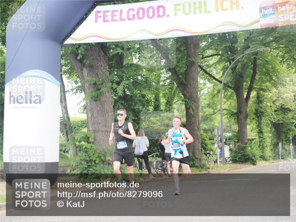 29.06.2025 - hella hamburg halbmarathon KatJ http://msf.ph/oto/8279096 29.06.2025 10:10:10 Zwischen KM18-KM19  meine-sportfotos.de