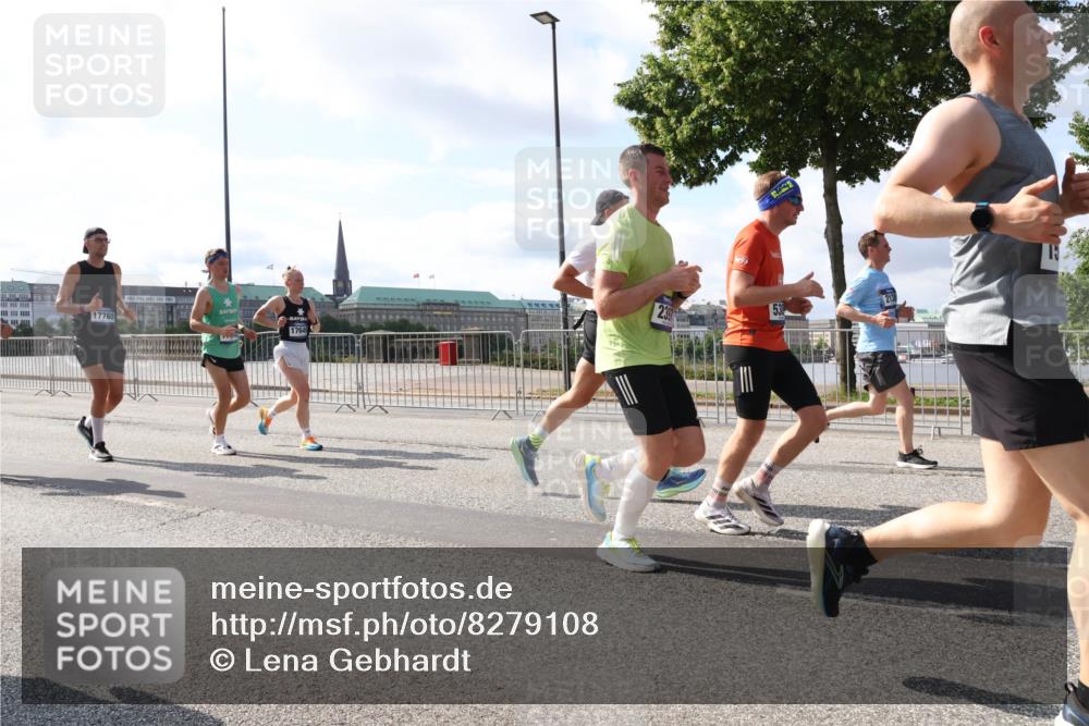 29.06.2025 - hella hamburg halbmarathon Lena Gebhardt http://msf.ph/oto/8279108 29.06.2025 09:58:00 Lombardsbrücke 17765, 17640, 530, 1034, 1094, 1179, 1190, 1193, 1258, 1320, 1321, 1335, 1422, 1563, 1870, 2070, 2138, 2397, 2417, 2444, 2448, 2488, 2612, 2636, 2711, 2946, 3058, 3091, 3114, 3251, 3999, 4261, 4379, 4814, 4903, 5032, 5093, 5305, 5672, 5775, 5820, 5907, 6164, 6355, 6356, 6374, 6569, 6580, 6585, 6628, 6754, 6776, 7065, 7134, 7409, 7478, 7509, 7594, 7646, 7724, 7896, 7930, 7932, 7952, 7973, 7976, 8508 meine-sportfotos.de