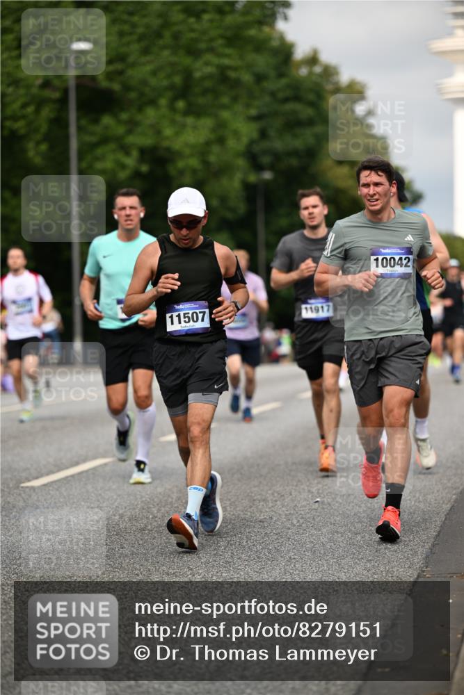 29.06.2025 - hella hamburg halbmarathon Dr. Thomas Lammeyer http://msf.ph/oto/8279151 29.06.2025 10:15:43 Kennedybrücke 1062, 1166, 1790, 2661, 3837, 4227, 5254, 7370, 7474, 7571, 8368, 9254, 10042, 10428 meine-sportfotos.de