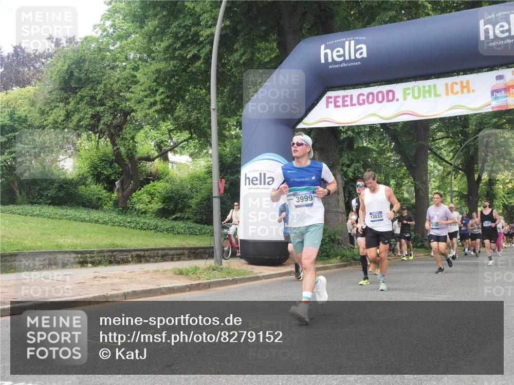 29.06.2025 - hella hamburg halbmarathon KatJ http://msf.ph/oto/8279152 29.06.2025 10:40:36 Zwischen KM18-KM19 3999, 6877, 7232 meine-sportfotos.de