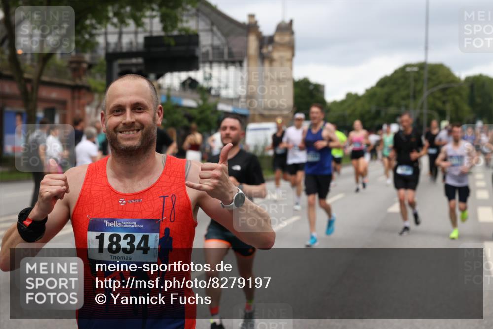 29.06.2025 - hella hamburg halbmarathon Yannick Fuchs http://msf.ph/oto/8279197 29.06.2025 10:49:37 20KM 1179, 1193, 1834, 2612, 3037, 3058, 3668, 4249, 4897, 5643, 5672, 6569, 6591, 6924, 7147, 7221, 7594, 7976, 8255, 8573, 8691, 9361, 9562, 10582, 11039, 11231, 12196, 12545, 13234, 13236, 13470, 13474, 14365, 15184, 15300, 15484, 15584, 15818, 15884, 16176, 16213, 16401, 16521, 16609, 16786, 17133, 17259, 17615, 17640, 17642, 17734, 17940, 18064, 18212, 18290, 18741, 18746, 18835, 19047, 19120 meine-sportfotos.de