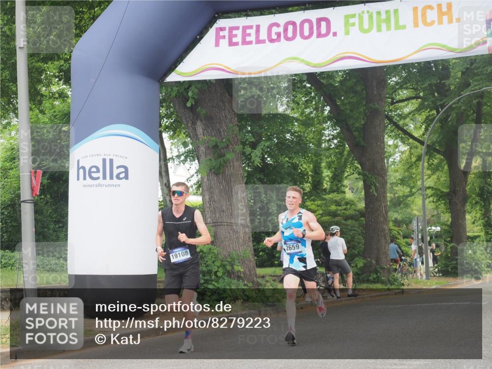 29.06.2025 - hella hamburg halbmarathon KatJ http://msf.ph/oto/8279223 29.06.2025 10:10:11 Zwischen KM18-KM19  meine-sportfotos.de