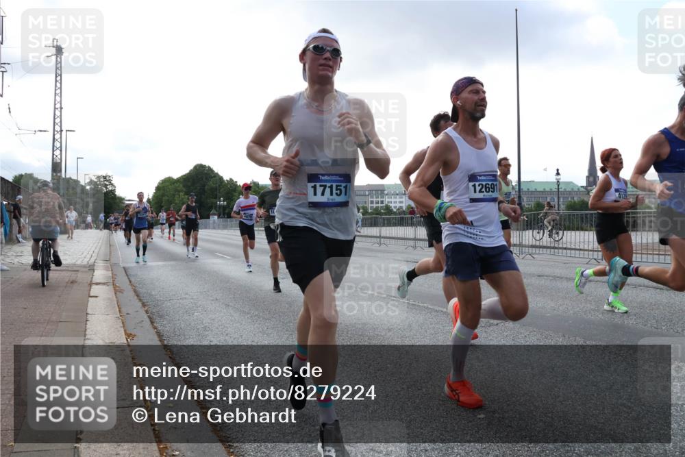 29.06.2025 - hella hamburg halbmarathon Lena Gebhardt http://msf.ph/oto/8279224 29.06.2025 09:45:29 Lombardsbrücke 10, 17151, 12691, 4129, 57, 1707, 1758, 1990, 2689, 2746, 3043, 4050, 4129, 4679, 4698, 4749, 5070, 5328, 5746, 5826, 6358, 6781, 7272, 7389, 7481, 7651, 7723, 8190, 8209, 8883, 9137, 9381, 9571, 9634, 10017, 10171, 10486, 10876, 11120, 11169, 11413, 11857, 12049, 12234, 12308, 12595, 12691, 12900, 12988, 13066, 13618, 14028, 14140, 14289, 15672, 15883, 16157, 16713, 16818, 17428 meine-sportfotos.de