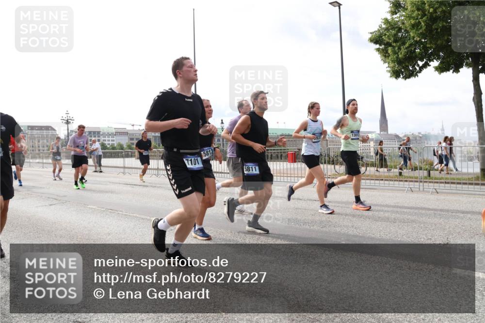 29.06.2025 - hella hamburg halbmarathon Lena Gebhardt http://msf.ph/oto/8279227 29.06.2025 10:20:25 Lombardsbrücke 7101, 5812, 5811, 937, 13013, 1011, 1046, 1069, 1110, 1115, 1471, 1474, 2053, 2064, 2478, 2834, 3278, 3434, 3733, 3781, 3842, 4154, 4166, 4288, 4422, 4539, 4585, 4614, 4737, 4739, 4754, 4869, 5181, 5397, 5556, 5625, 5659, 5811, 5812, 5831, 5937, 6951, 7018, 7101, 7131, 7519, 7739, 7744, 7808, 8025, 8387, 8462, 8588, 8738, 9136, 9196, 9722, 9735, 9873, 10041, 10414, 10550, 10595, 10613, 10622, 10647, 10701, 10754, 11028, 11100, 11603, 11835, 11995 meine-sportfotos.de