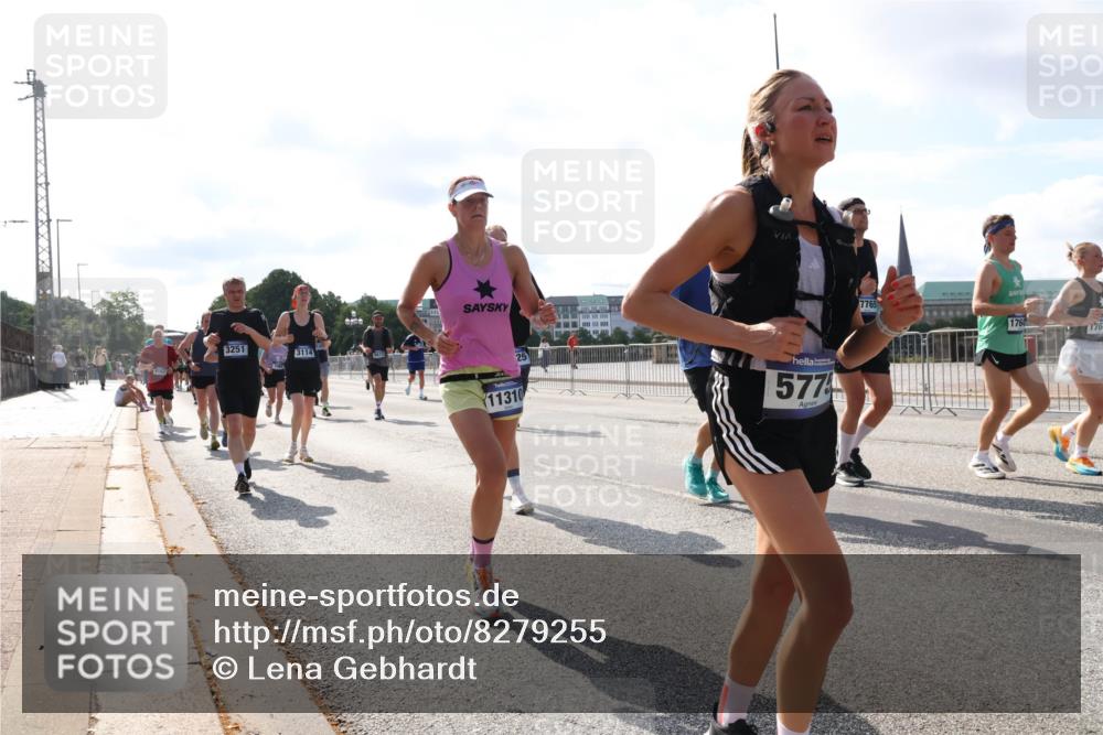 29.06.2025 - hella hamburg halbmarathon Lena Gebhardt http://msf.ph/oto/8279255 29.06.2025 09:58:01 Lombardsbrücke 3251, 3114, 25, 577, 11310, 7765, 1764, 176, 1034, 1094, 1179, 1190, 1258, 1320, 1321, 1335, 1422, 1563, 1870, 2034, 2070, 2138, 2397, 2417, 2448, 2488, 2612, 2636, 2711, 2946, 3058, 3091, 3114, 3251, 3999, 4261, 4379, 4814, 4903, 5032, 5093, 5305, 5672, 5775, 5820, 5907, 6164, 6355, 6356, 6374, 6569, 6580, 6585, 6628, 6754, 6776, 7065, 7134, 7409, 7478, 7509, 7594, 7646, 7724, 7896, 7930, 7932, 7952, 7973, 7976, 8508, 8590, 9057, 9656 meine-sportfotos.de