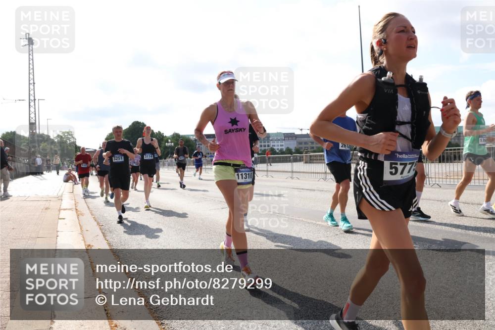 29.06.2025 - hella hamburg halbmarathon Lena Gebhardt http://msf.ph/oto/8279299 29.06.2025 09:58:01 Lombardsbrücke 3163, 3251, 3114, 11310, 2612, 577, 176, 1034, 1094, 1179, 1190, 1258, 1320, 1321, 1335, 1422, 1563, 1870, 2034, 2070, 2138, 2397, 2417, 2448, 2488, 2612, 2636, 2711, 2946, 3058, 3091, 3114, 3251, 3999, 4261, 4379, 4814, 4903, 5032, 5093, 5305, 5672, 5775, 5820, 5907, 6164, 6355, 6356, 6374, 6569, 6580, 6585, 6628, 6754, 6776, 7065, 7134, 7409, 7478, 7509, 7594, 7646, 7724, 7896, 7930, 7932, 7952, 7973, 7976, 8508, 8590, 9057, 9656 meine-sportfotos.de