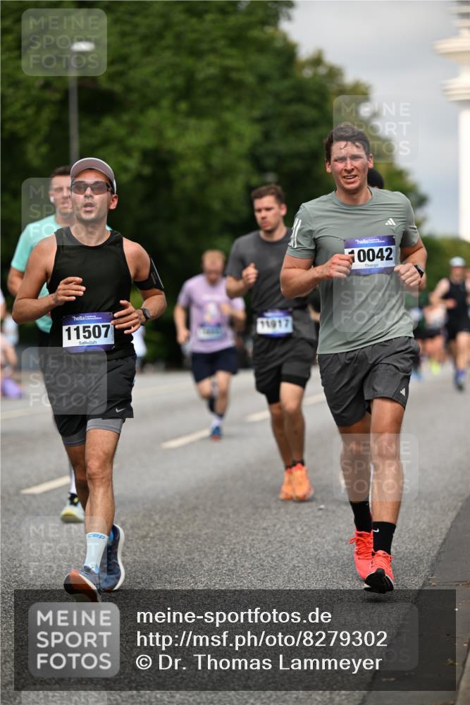 29.06.2025 - hella hamburg halbmarathon Dr. Thomas Lammeyer http://msf.ph/oto/8279302 29.06.2025 10:15:44 Kennedybrücke 1062, 1166, 1790, 2661, 3837, 4227, 5254, 7370, 7474, 7571, 8368, 9254, 10042, 10428 meine-sportfotos.de
