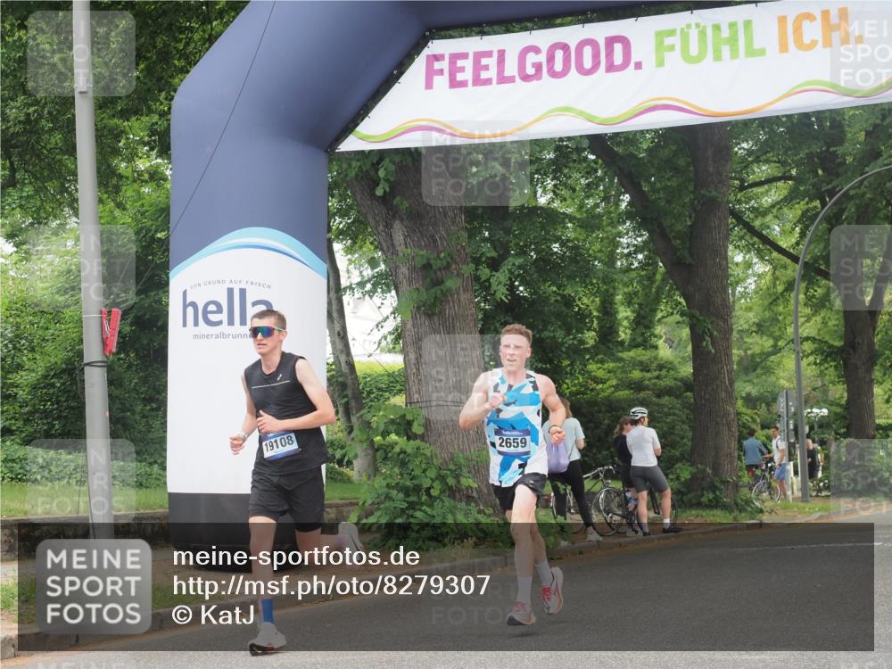 29.06.2025 - hella hamburg halbmarathon KatJ http://msf.ph/oto/8279307 29.06.2025 10:10:11 Zwischen KM18-KM19  meine-sportfotos.de