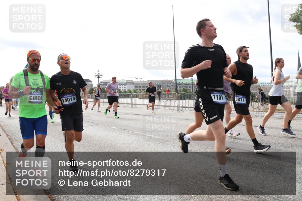 29.06.2025 - hella hamburg halbmarathon Lena Gebhardt http://msf.ph/oto/8279317 29.06.2025 10:20:25 Lombardsbrücke 14014, 7101, 5811, 1011, 1046, 1069, 1110, 1115, 1471, 1474, 2053, 2064, 2478, 2834, 3278, 3434, 3733, 3781, 3842, 4154, 4166, 4288, 4422, 4539, 4585, 4614, 4737, 4739, 4754, 4869, 5181, 5397, 5556, 5625, 5659, 5811, 5812, 5831, 5937, 6951, 7018, 7101, 7131, 7519, 7739, 7744, 7808, 8025, 8387, 8462, 8588, 8738, 9136, 9196, 9722, 9735, 9873, 10041, 10414, 10550, 10595, 10613, 10622, 10647, 10701, 10754, 11028, 11100, 11603, 11835, 11995 meine-sportfotos.de