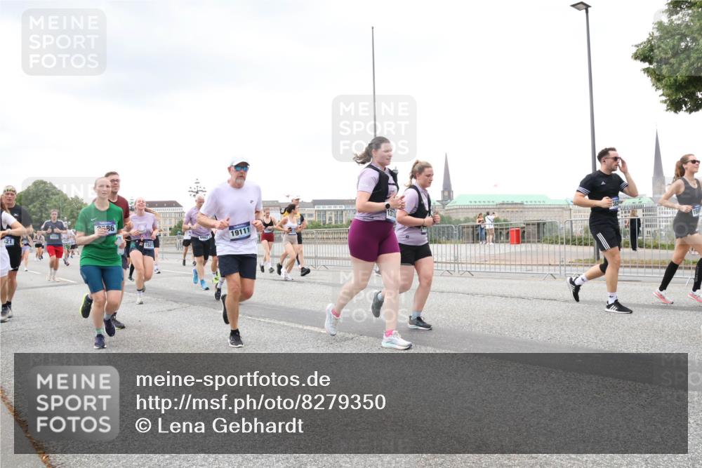 29.06.2025 - hella hamburg halbmarathon Lena Gebhardt http://msf.ph/oto/8279350 29.06.2025 10:54:51 Lombardsbrücke 121, 286, 1527, 19111, 1198, 1949, 2084, 2244, 2532, 2566, 2586, 2632, 3002, 3274, 3761, 3795, 3857, 4191, 4192, 4971, 5185, 5216, 5392, 5500, 5727, 5882, 5933, 5993, 6023, 6279, 6839, 6944, 6982, 7238, 7986, 8012, 8186, 9130, 9521, 9596, 10109, 10331, 10471, 10686, 11033, 11226, 11287, 11567, 11569, 11737, 11788, 11908, 12147, 12148, 12240, 12268, 12270, 12930, 13272, 13283, 13548, 13944, 13945, 13979, 13980, 14515 meine-sportfotos.de