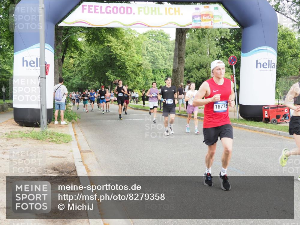 29.06.2025 - hella hamburg halbmarathon MichiJ http://msf.ph/oto/8279358 29.06.2025 10:31:58 Zwischen KM18-KM19 3109, 3124, 11469, 14667, 14798, 14861, 15862, 15932, 16105, 16301, 16314, 16547, 16677, 18775 meine-sportfotos.de
