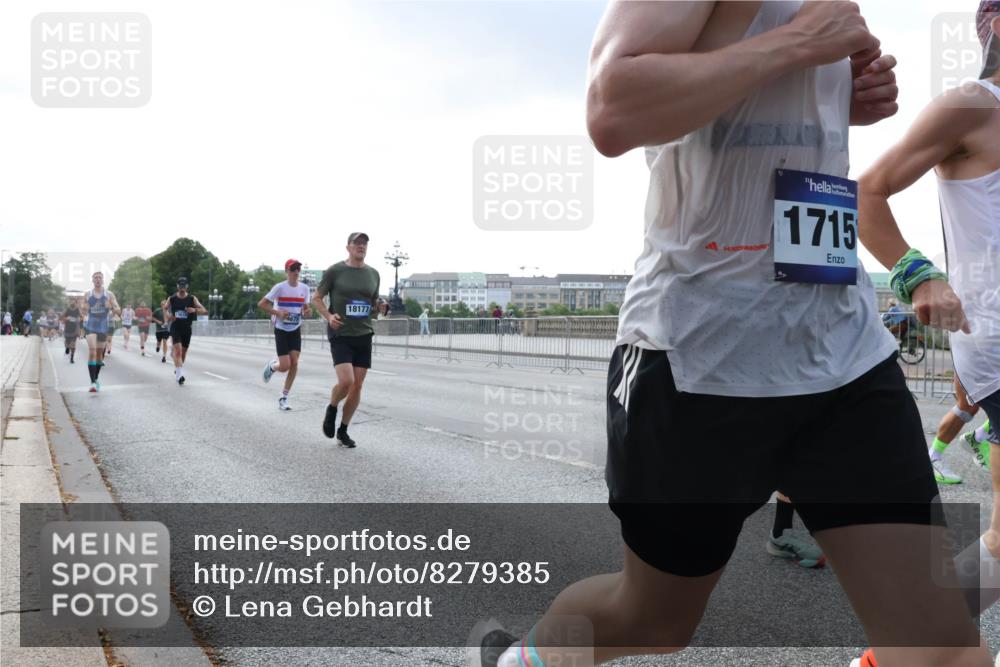 29.06.2025 - hella hamburg halbmarathon Lena Gebhardt http://msf.ph/oto/8279385 29.06.2025 09:45:30 Lombardsbrücke 18177, 1715, 57, 1686, 1707, 1758, 1990, 2689, 2746, 3043, 4050, 4129, 4679, 4698, 4749, 5070, 5328, 5746, 5826, 6358, 6781, 7272, 7389, 7481, 7651, 7723, 7965, 8190, 8209, 8883, 9137, 9381, 9571, 9634, 10017, 10171, 10486, 10876, 11120, 11169, 11413, 11857, 12049, 12234, 12308, 12595, 12691, 12900, 12988, 13066, 13618, 14028, 14140, 14289, 15672, 15883, 16157, 16713, 16818, 17428 meine-sportfotos.de