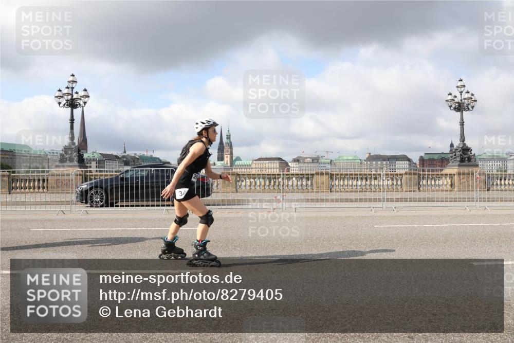 29.06.2025 - hella hamburg halbmarathon Lena Gebhardt http://msf.ph/oto/8279405 29.06.2025 09:05:02 Lombardsbrücke  meine-sportfotos.de