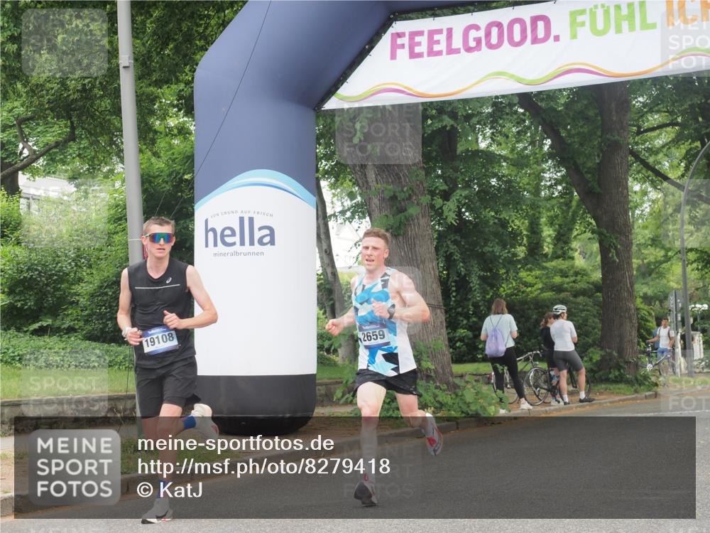 29.06.2025 - hella hamburg halbmarathon KatJ http://msf.ph/oto/8279418 29.06.2025 10:10:11 Zwischen KM18-KM19  meine-sportfotos.de