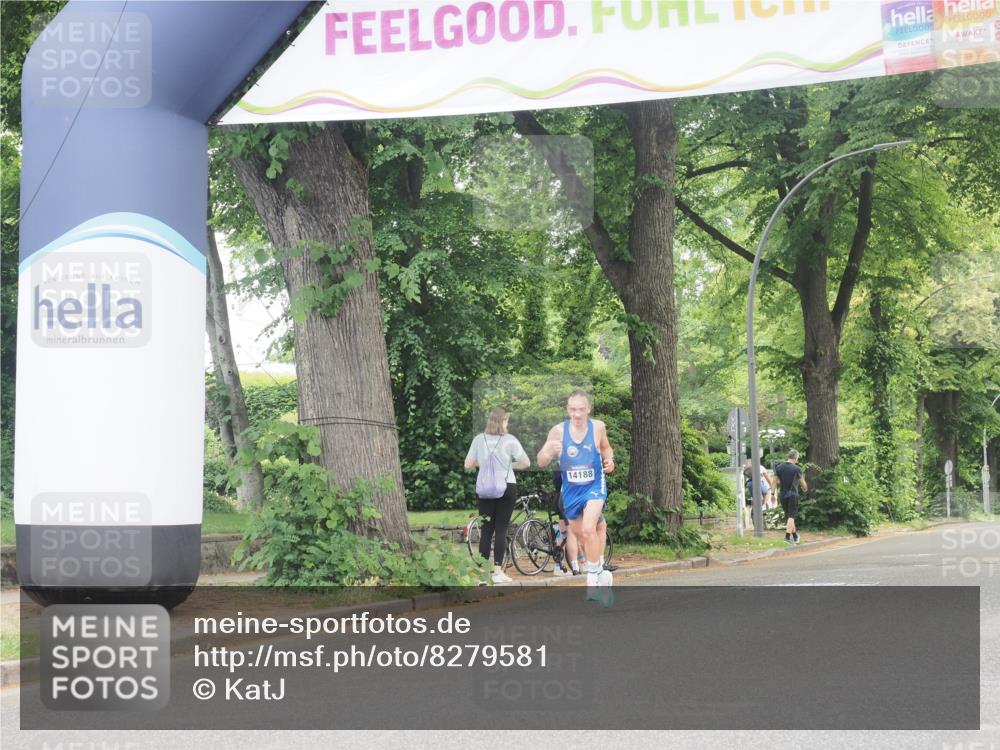29.06.2025 - hella hamburg halbmarathon KatJ http://msf.ph/oto/8279581 29.06.2025 10:10:22 Zwischen KM18-KM19  meine-sportfotos.de