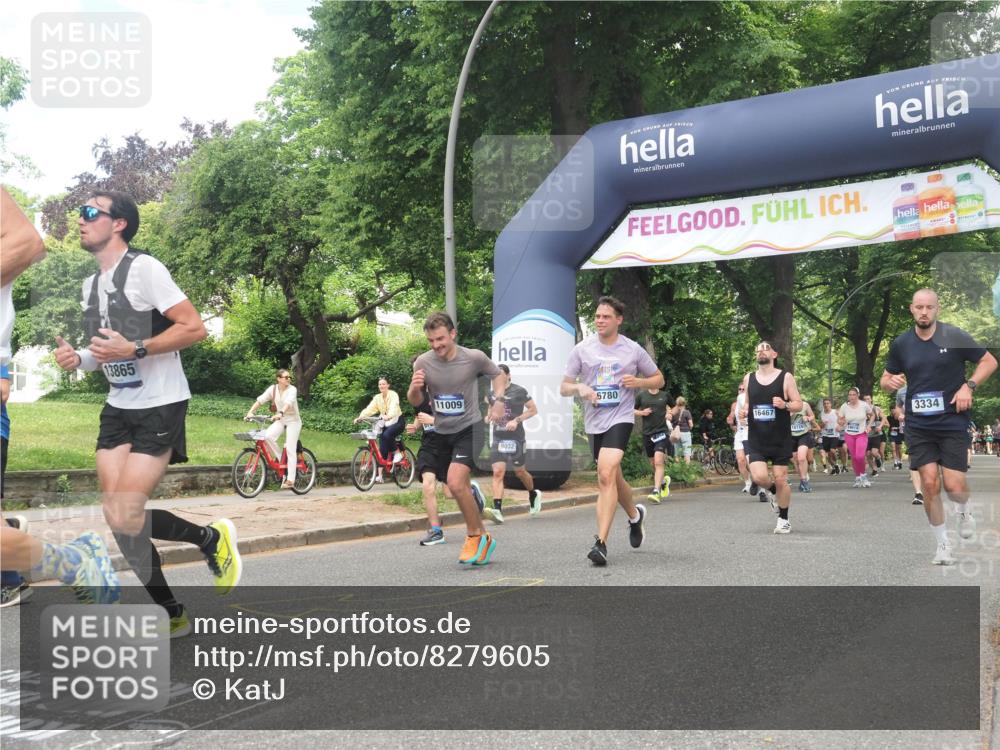 29.06.2025 - hella hamburg halbmarathon KatJ http://msf.ph/oto/8279605 29.06.2025 10:40:38 Zwischen KM18-KM19 3334, 3999, 6723, 7232, 7918 meine-sportfotos.de