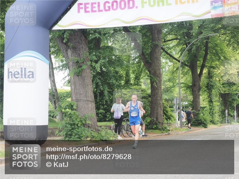 29.06.2025 - hella hamburg halbmarathon KatJ http://msf.ph/oto/8279628 29.06.2025 10:10:22 Zwischen KM18-KM19  meine-sportfotos.de