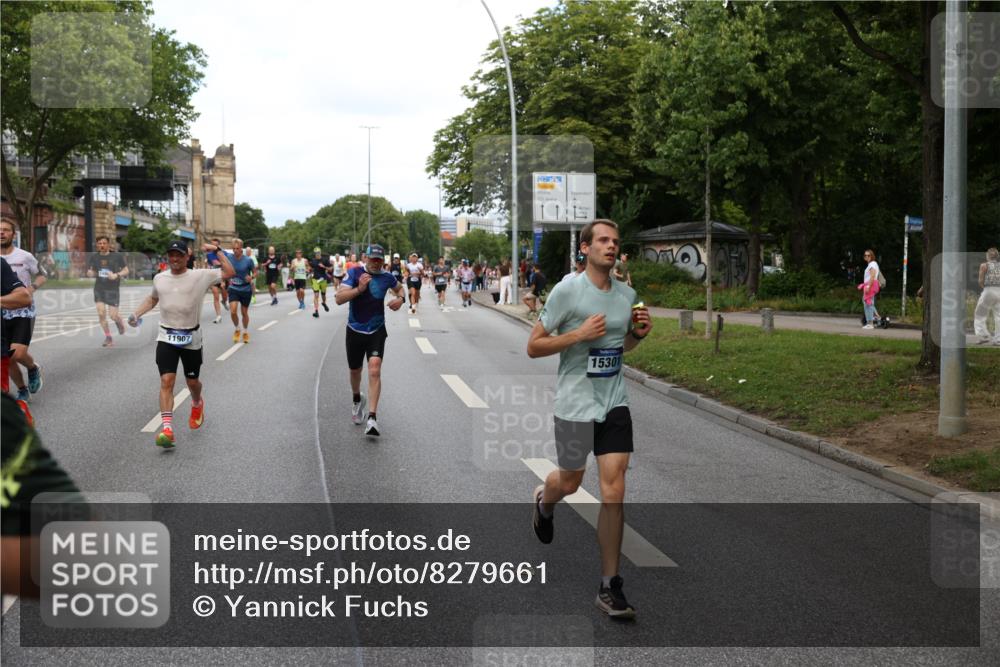 29.06.2025 - hella hamburg halbmarathon Yannick Fuchs http://msf.ph/oto/8279661 29.06.2025 10:37:24 20KM 1353, 1675, 1735, 2653, 4229, 4235, 5011, 5124, 5477, 9364, 9371, 9534, 9833, 10099, 10251, 11177, 11907, 12723, 12839, 13746, 13807, 14226, 14447, 14560, 14813, 15255, 15297, 15301, 15328, 15535, 15706, 15851, 15921, 16333, 16677, 17177, 17733, 17911, 18004, 18274, 18275, 18304, 18632, 18659, 18680, 18987 meine-sportfotos.de