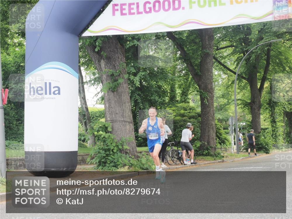 29.06.2025 - hella hamburg halbmarathon KatJ http://msf.ph/oto/8279674 29.06.2025 10:10:22 Zwischen KM18-KM19  meine-sportfotos.de