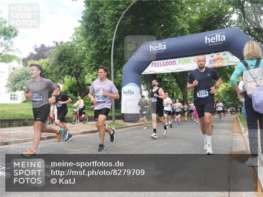 29.06.2025 - hella hamburg halbmarathon KatJ http://msf.ph/oto/8279709 29.06.2025 10:40:39 Zwischen KM18-KM19 3334, 3999, 6723, 7918 meine-sportfotos.de