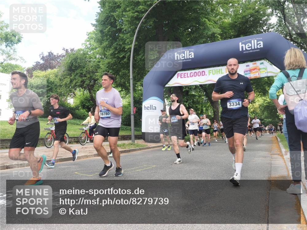 29.06.2025 - hella hamburg halbmarathon KatJ http://msf.ph/oto/8279739 29.06.2025 10:40:39 Zwischen KM18-KM19 3334, 3999, 6723, 7918 meine-sportfotos.de