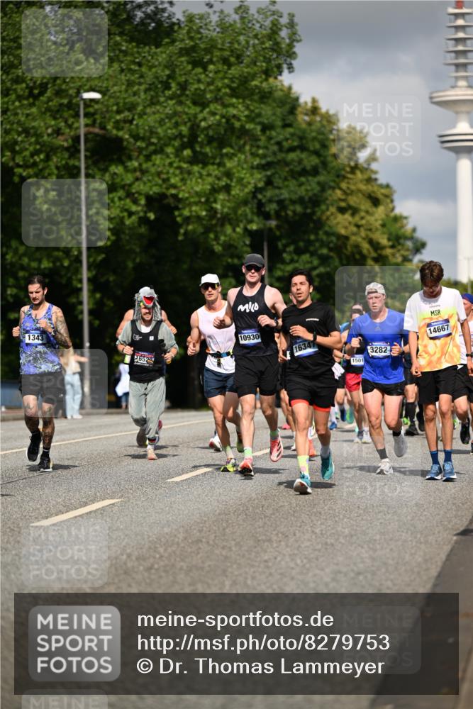 29.06.2025 - hella hamburg halbmarathon Dr. Thomas Lammeyer http://msf.ph/oto/8279753 29.06.2025 09:53:12 Kennedybrücke 1343, 1445, 1800, 1975, 2324, 2573, 2750, 2949, 3116, 3136, 3282, 3431, 4148, 4303, 4425, 4766, 5248, 5648, 5889, 6123, 6149, 7035, 7229, 8358, 8370, 8465, 9264, 9265, 9296, 9914, 10930 meine-sportfotos.de