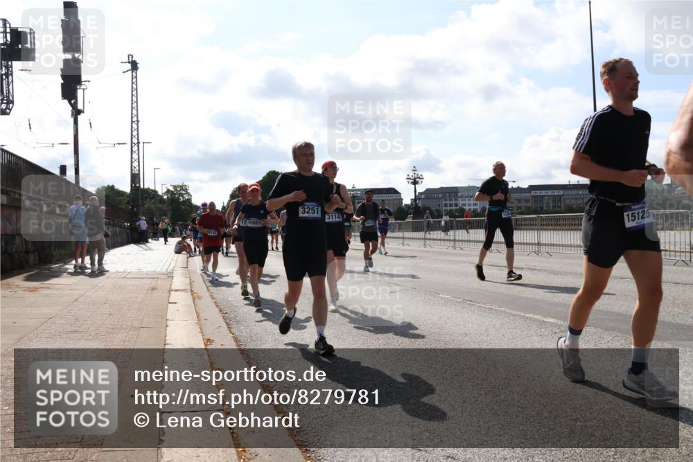 29.06.2025 - hella hamburg halbmarathon Lena Gebhardt http://msf.ph/oto/8279781 29.06.2025 09:58:02 Lombardsbrücke 12, 15061, 3251, 3114, 5672, 15125, 1034, 1094, 1179, 1190, 1258, 1320, 1321, 1335, 1563, 1815, 1870, 2034, 2070, 2138, 2397, 2417, 2448, 2488, 2612, 2636, 2711, 2946, 3058, 3091, 3114, 3251, 3999, 4261, 4379, 4814, 4903, 5032, 5093, 5305, 5672, 5775, 5820, 5907, 6164, 6355, 6356, 6374, 6569, 6580, 6585, 6628, 6754, 6776, 6897, 7065, 7134, 7409, 7478, 7509, 7594, 7646, 7724, 7856, 7896, 7952, 7973, 7976, 8508, 8590, 9012, 9057, 9562, 9656 meine-sportfotos.de