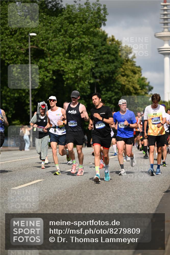 29.06.2025 - hella hamburg halbmarathon Dr. Thomas Lammeyer http://msf.ph/oto/8279809 29.06.2025 09:53:13 Kennedybrücke 1343, 1445, 1800, 1975, 2324, 2573, 2750, 2949, 3116, 3136, 3282, 3431, 4148, 4303, 4425, 4766, 5248, 5648, 5889, 6123, 6149, 7035, 7229, 8370, 8465, 9264, 9265, 9296, 9914, 10930 meine-sportfotos.de