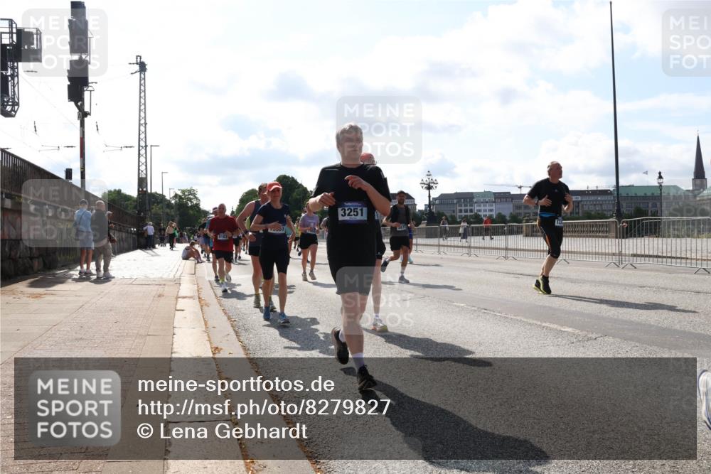 29.06.2025 - hella hamburg halbmarathon Lena Gebhardt http://msf.ph/oto/8279827 29.06.2025 09:58:02 Lombardsbrücke 9163, 3251, 1034, 1094, 1179, 1190, 1258, 1320, 1321, 1335, 1563, 1815, 1870, 2034, 2070, 2138, 2397, 2417, 2448, 2488, 2612, 2636, 2711, 2946, 3058, 3091, 3114, 3251, 3999, 4261, 4379, 4814, 4903, 5032, 5093, 5305, 5672, 5775, 5820, 5907, 6164, 6355, 6356, 6374, 6569, 6580, 6585, 6628, 6754, 6776, 6897, 7065, 7134, 7409, 7478, 7509, 7594, 7646, 7724, 7856, 7896, 7952, 7973, 7976, 8508, 8590, 9012, 9057, 9562, 9656 meine-sportfotos.de