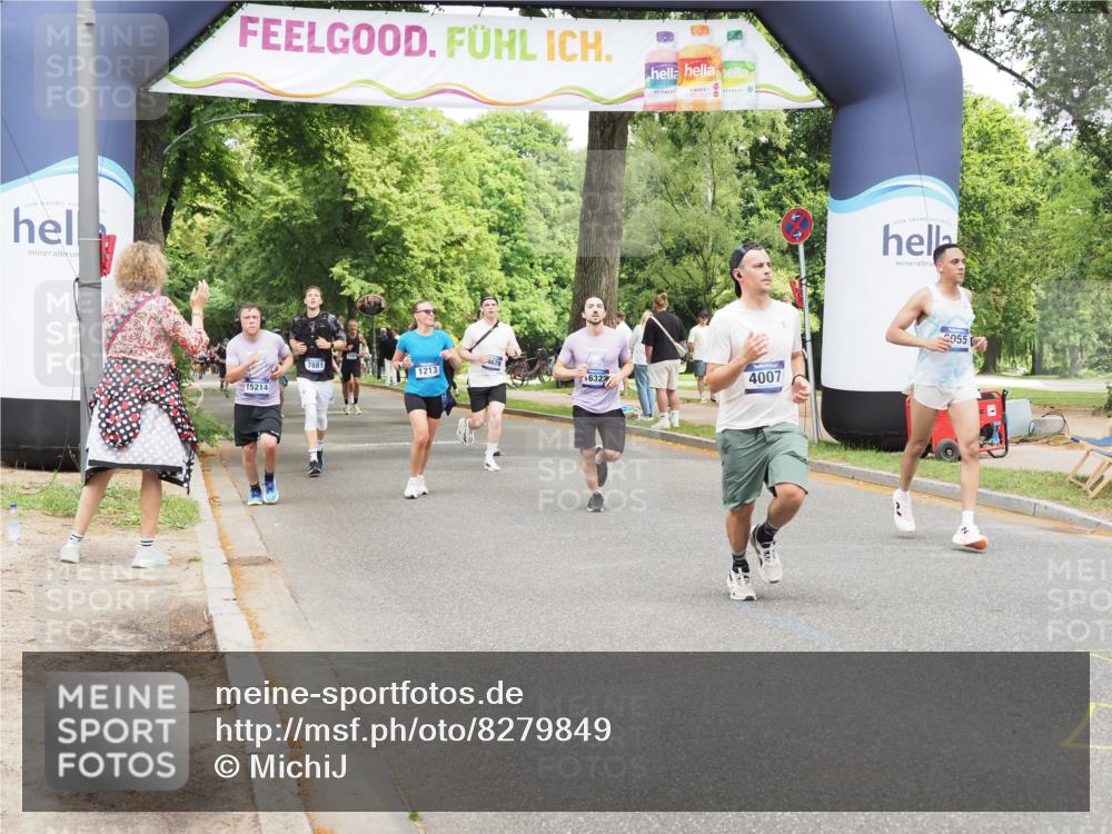 29.06.2025 - hella hamburg halbmarathon MichiJ http://msf.ph/oto/8279849 29.06.2025 10:57:38 Zwischen KM18-KM19 1213, 2110, 4007, 7881, 8055, 14679, 15531, 16323, 18957 meine-sportfotos.de