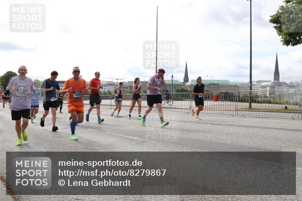 29.06.2025 - hella hamburg halbmarathon Lena Gebhardt http://msf.ph/oto/8279867 29.06.2025 10:20:27 Lombardsbrücke 1046, 14894, 1069, 17671, 1011, 1046, 1069, 1110, 1115, 1471, 1474, 2053, 2064, 2101, 2325, 2478, 2834, 3278, 3434, 3733, 3781, 3842, 4154, 4166, 4288, 4422, 4585, 4614, 4737, 4739, 4754, 4869, 5181, 5397, 5556, 5625, 5659, 5811, 5812, 5831, 5937, 6951, 7018, 7101, 7131, 7519, 7739, 7744, 7808, 8025, 8387, 8462, 8588, 8738, 9136, 9196, 9722, 9735, 9873, 10041, 10414, 10550, 10595, 10613, 10647, 10701, 10754, 11028, 11100, 11603, 11835, 11995 meine-sportfotos.de